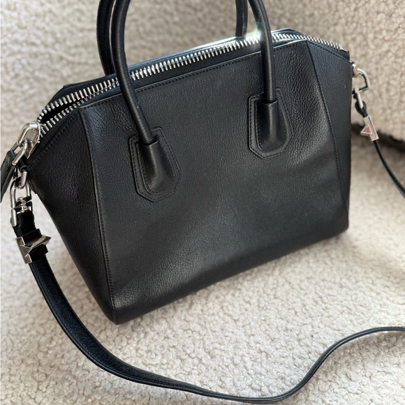 Givenchy Black Leather Medium Antigona Handbag - Picture 2 of 6